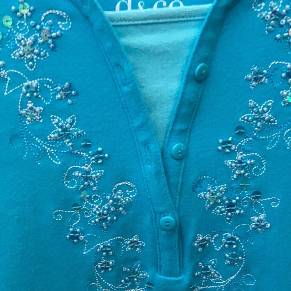 FINAL MARKDOWN Denim and company embroidered top Small - Picture 2 of 4